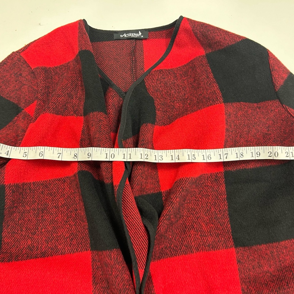 Aghioowa very nice coat women’s—medium-checkered,one button up front-warm,clean